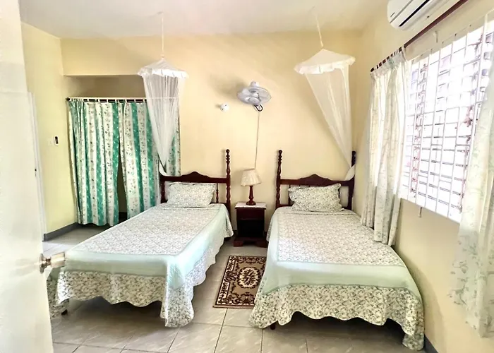 Crescent Apartment
