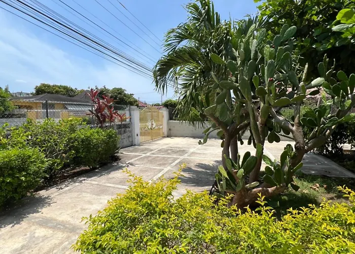 Crescent Apartment Runaway Bay